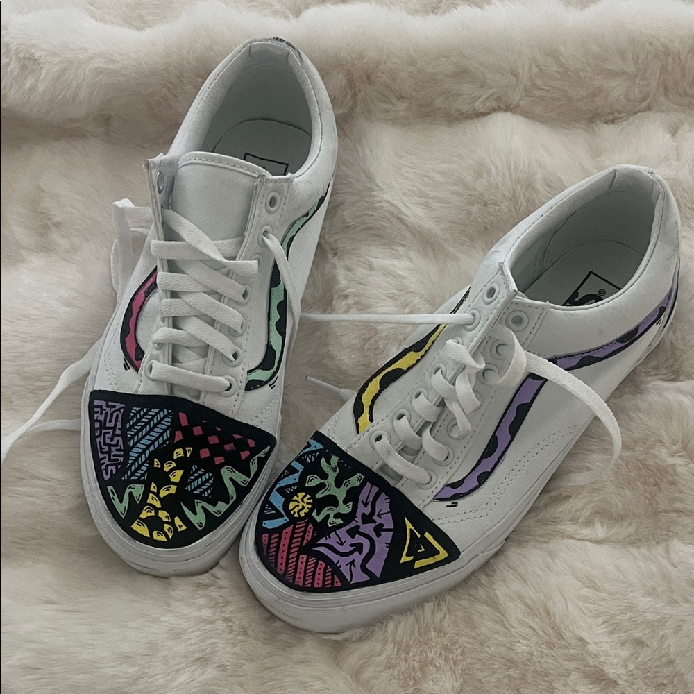 Vans Women's White Sneakers with Multicolor Art